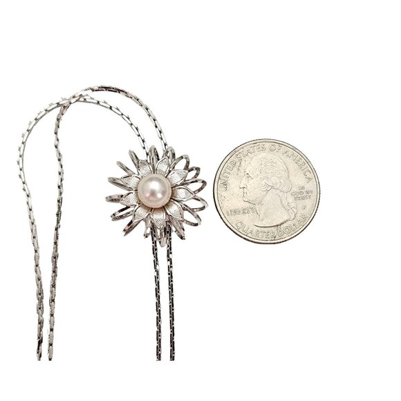 Silver Tone Lariat Genuine Pearl Slider Flower Pendant Necklace L313 - Picture 3 of 5